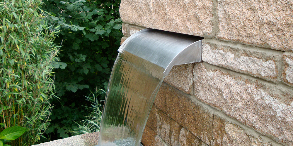 Wasser im Garten - Sonderanfertigung "Gartendusche" für Sauna Pool und Spa-Bereich